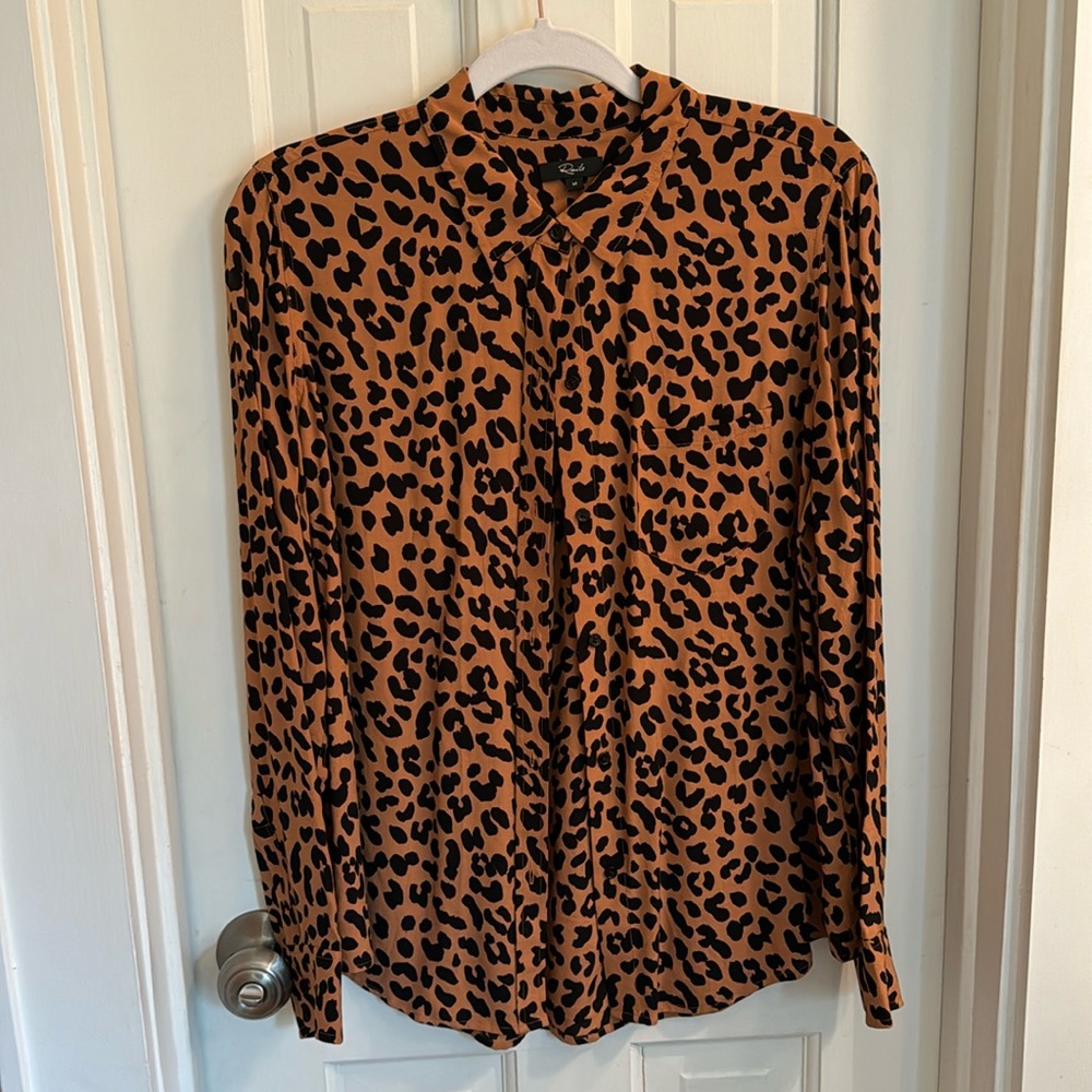 Rails button down